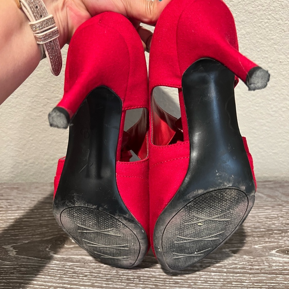 IMPO Red Women's Shoes heels with Bow Accent sz 8  Valentine’s Day!! - Picture 6 of 6
